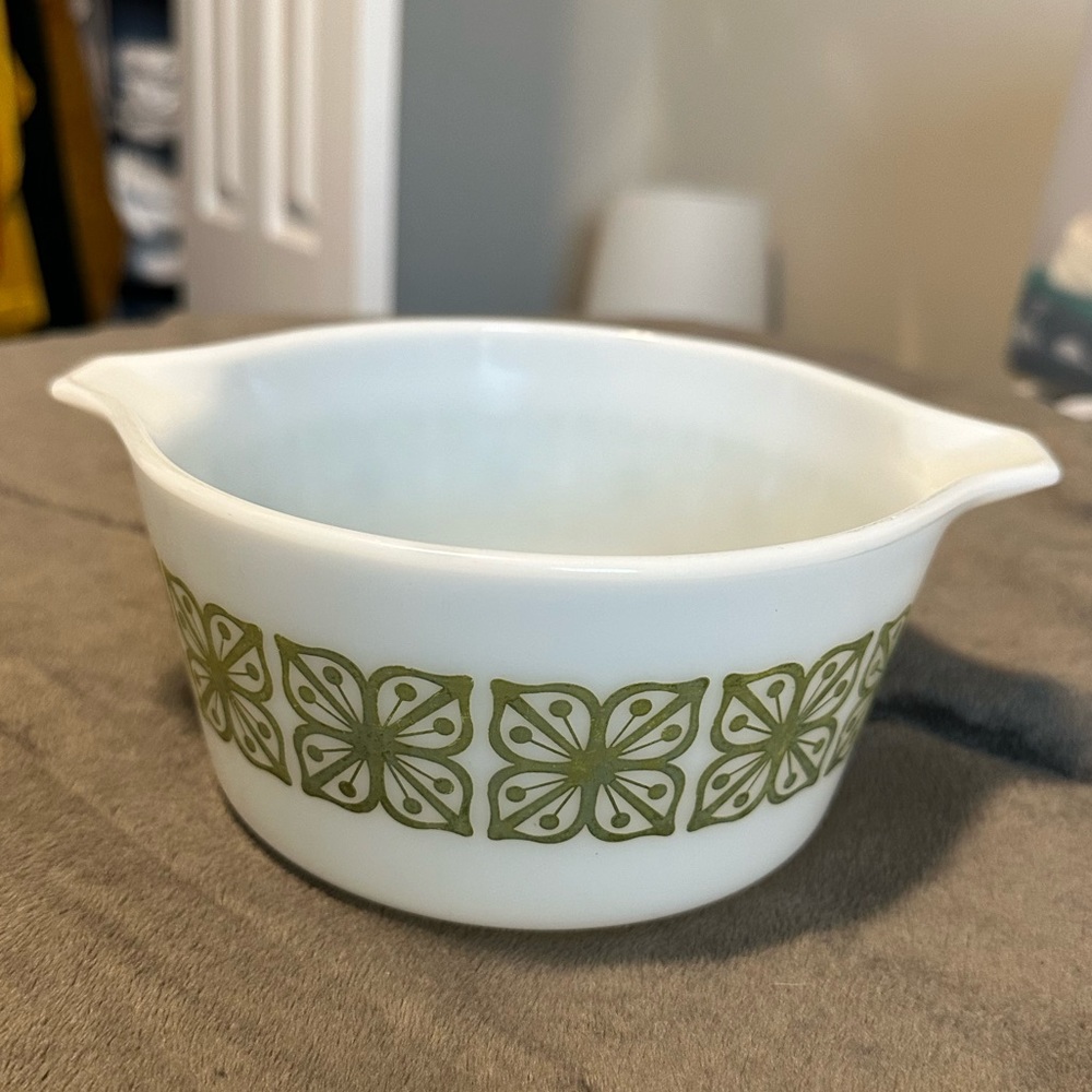 Vintage Pyrex 473 Green Square Verde Flower 1QT Cinderella Casserole Dish